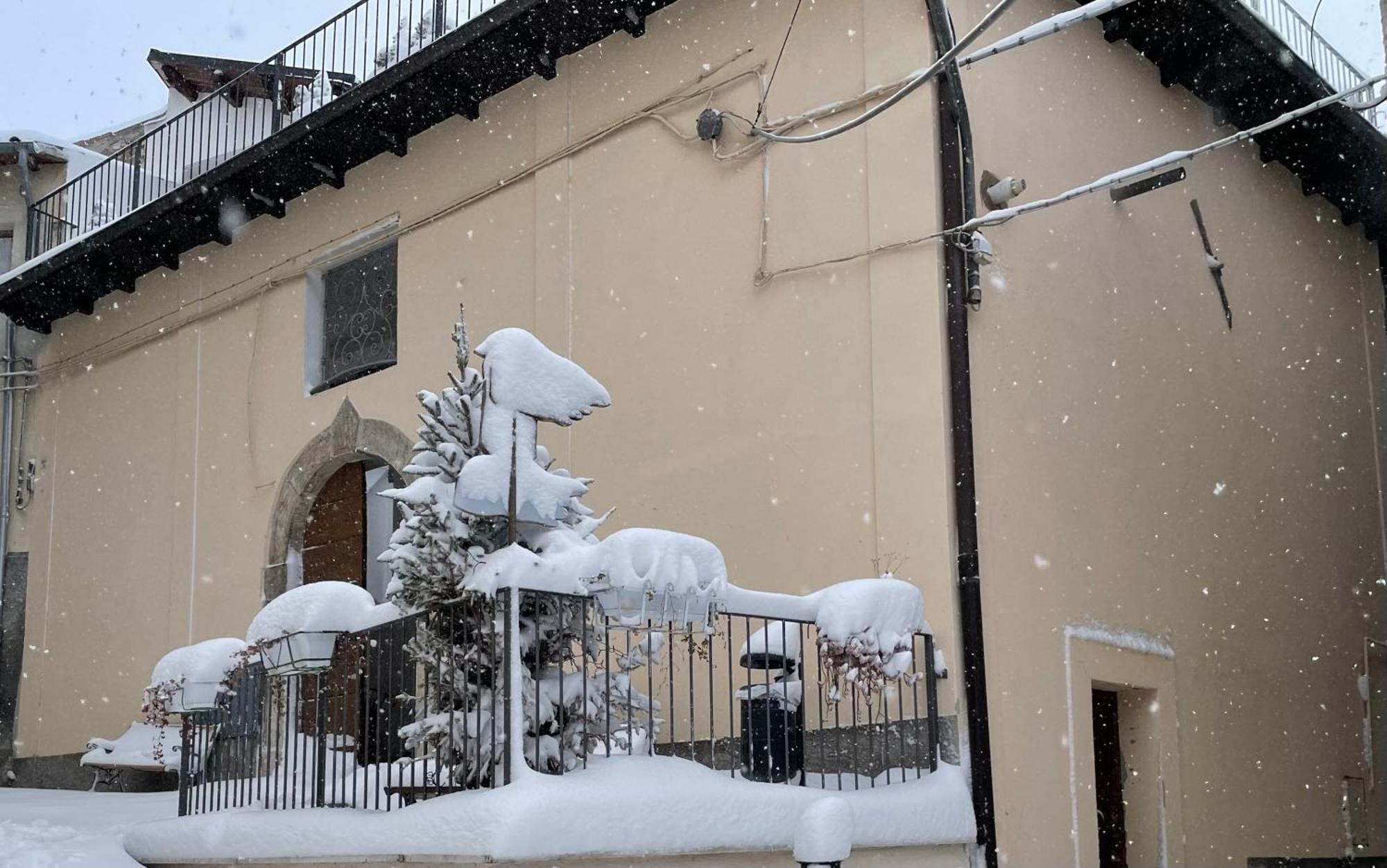Piazzetta Del Forno Appartamento Assergi Buitenkant foto